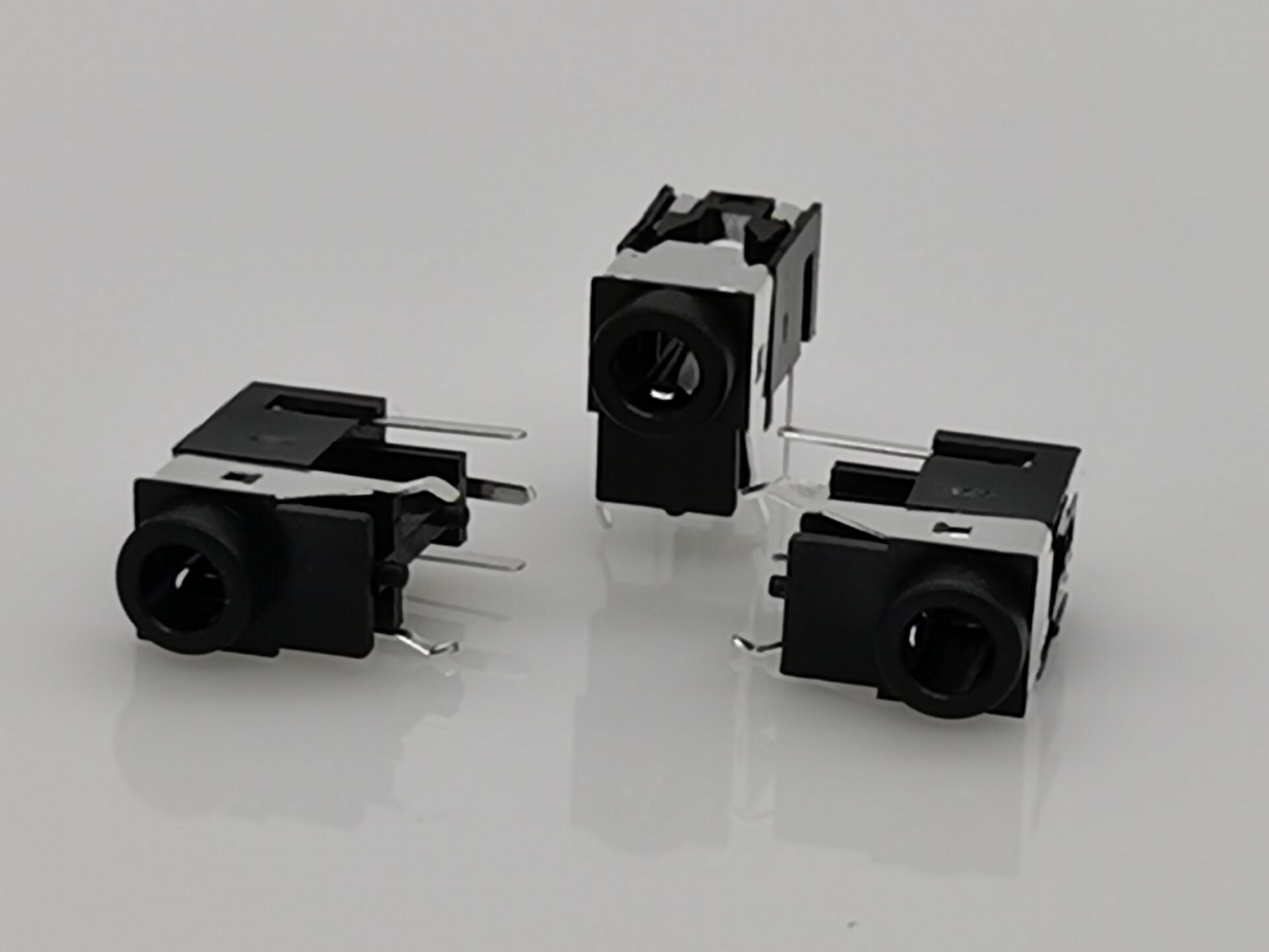 3.5mm耳機插（chā）座四級音頻插座塑體加高（gāo）PJ-322A 五（wǔ）腳插（chā）件